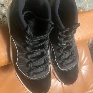 Gently used Nike Sneakers 
**Mega Deal!!!**